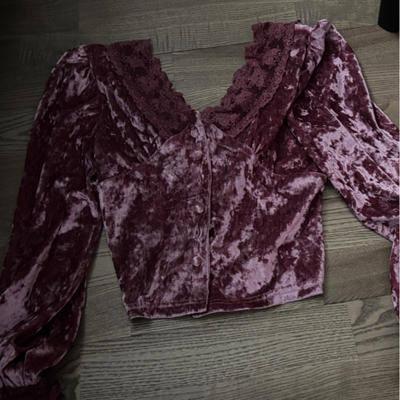 Velvet Burgundy - Picture 1 of 7